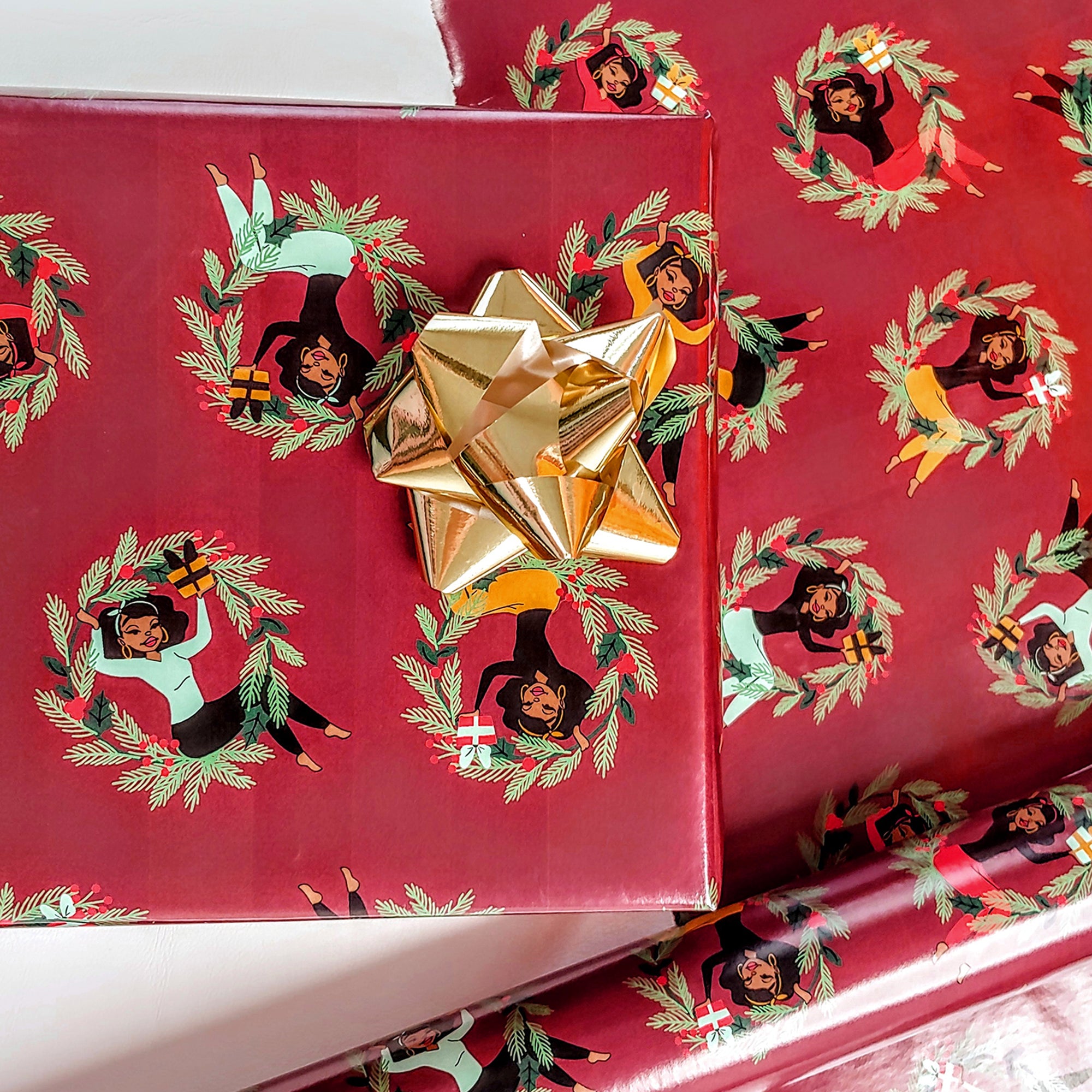 Wrap- Metallic Ink Gift Wrap Aunt Holly Wreaths